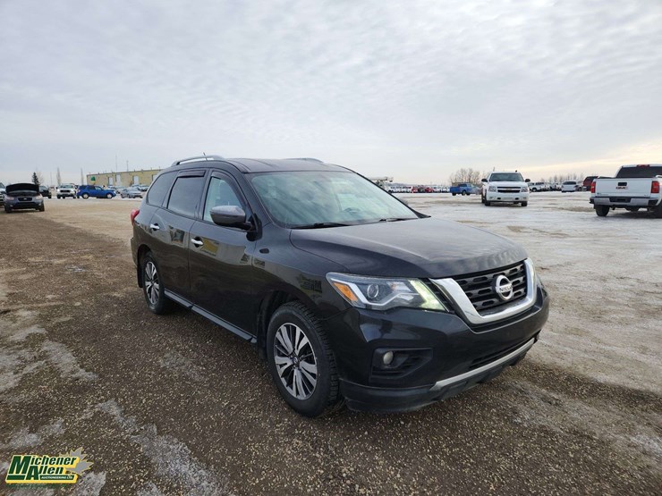 2017-nissan-pathfinder-image-2