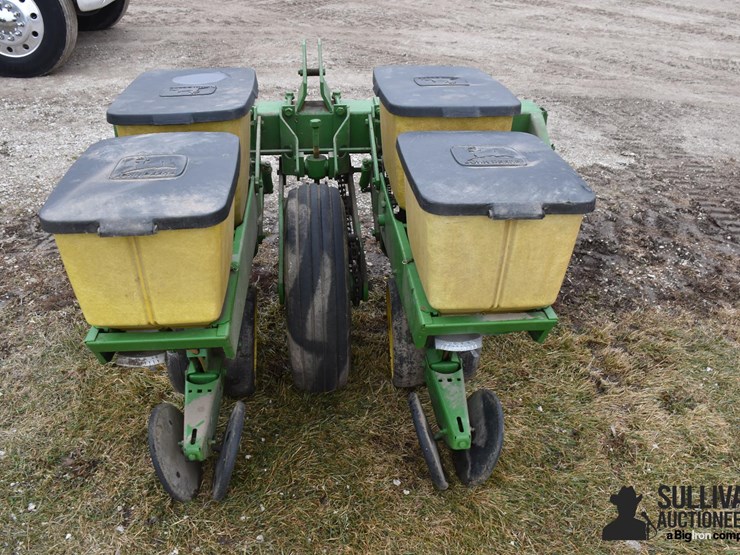 john-deere-2r30-planter-image-6