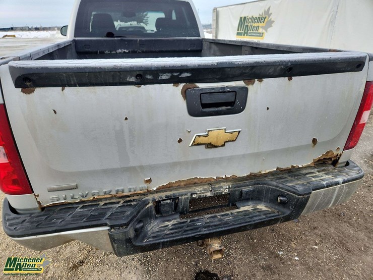 2011-chevrolet-silverado-1500-image-40