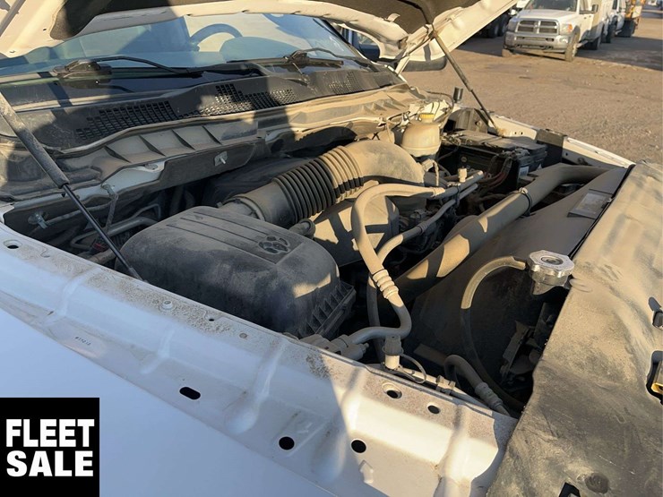 2015-dodge-1500-image-25