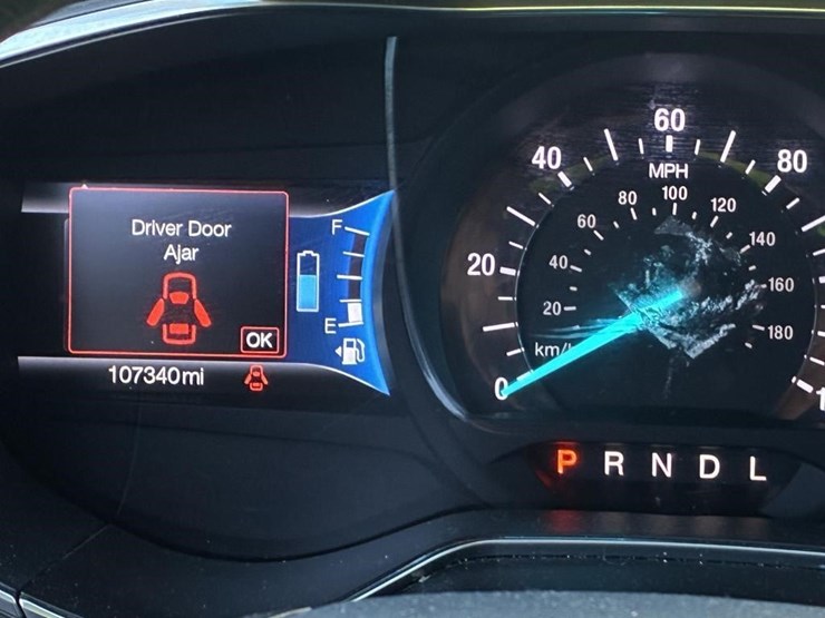 2017-ford-fusion-sedan-image-15