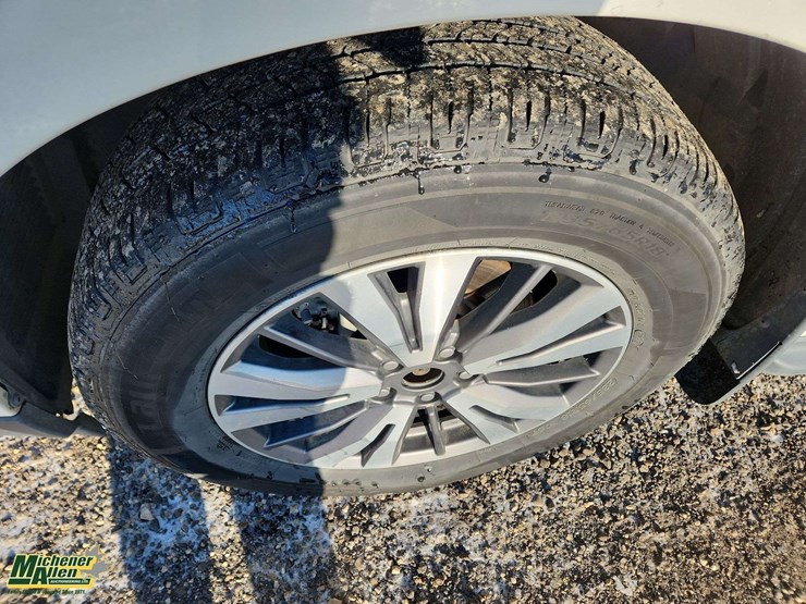 2017-nissan-pathfinder-image-10