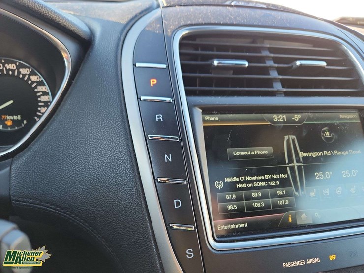 2016-lincoln-mkx-image-23