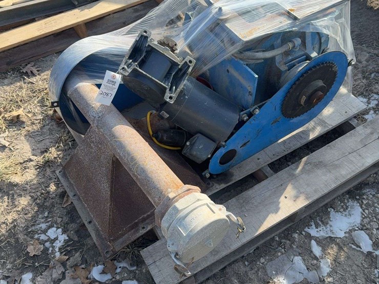 large-commercial-pneumatic-air-lock-feeder-for-a-vertical-silo-image-4