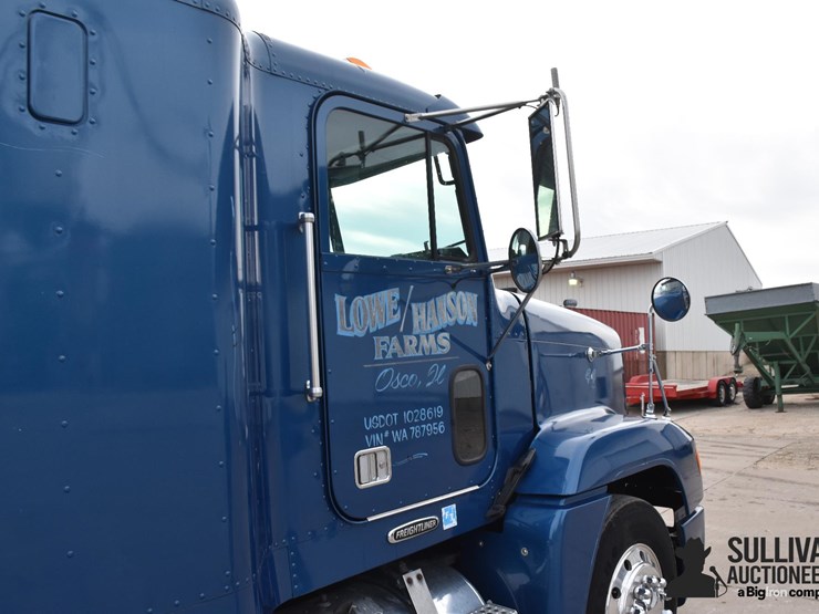 1998-freightliner-fld120-image-19