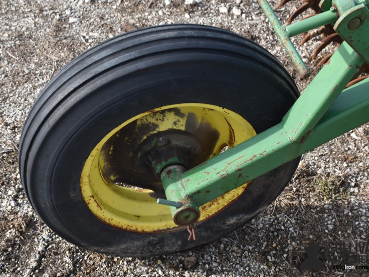 john-deere-400-image-12