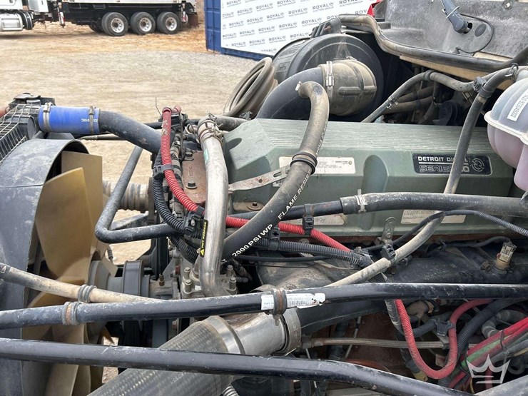 2007-freightliner-columbia-120-image-8