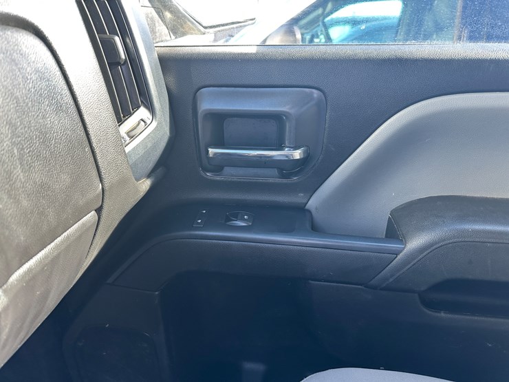 2019-chevrolet-2500-image-56