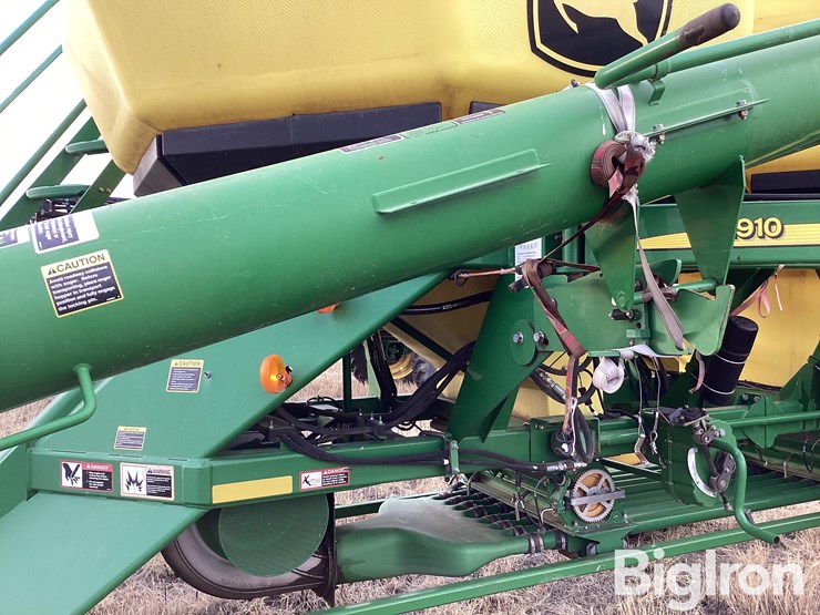 2011-john-deere-1890c-air-seeder-w/1910t-air-cart-image-19