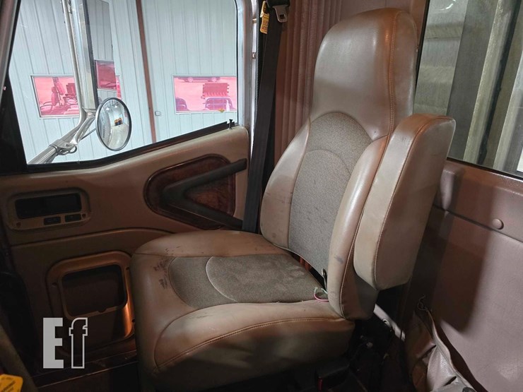 2004-international-paystar-5900-image-28