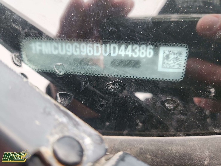 2013-ford-escape-image-37