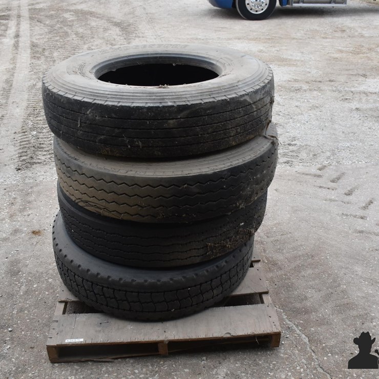 11R22.5 Truck Tires