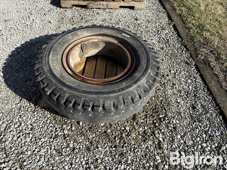 trans-cross-bar-9.00-20-truck-tire-&-rim-image-8