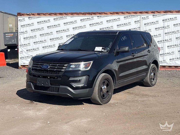 2016-ford-explorer-image-1