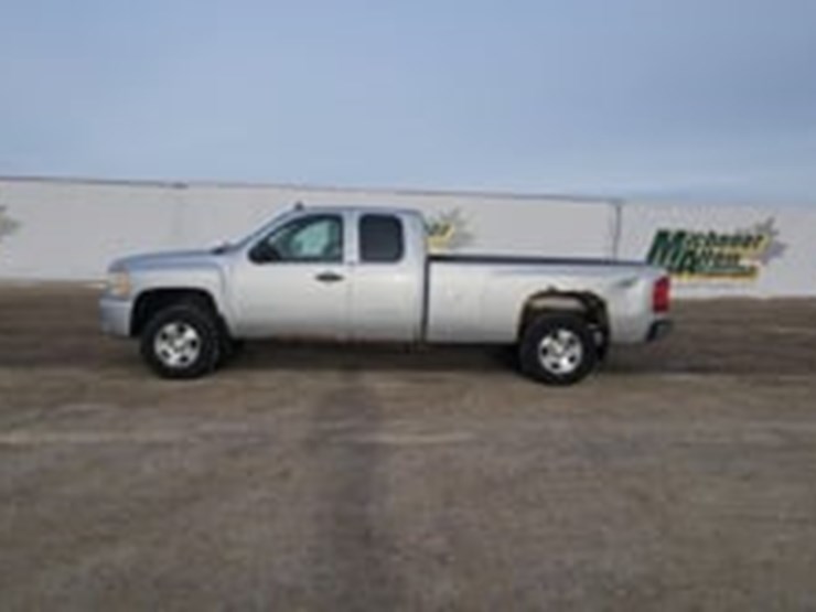 2011-chevrolet-silverado-1500-image-5