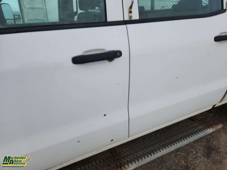 2015-chevrolet-silverado-2500hd-image-32