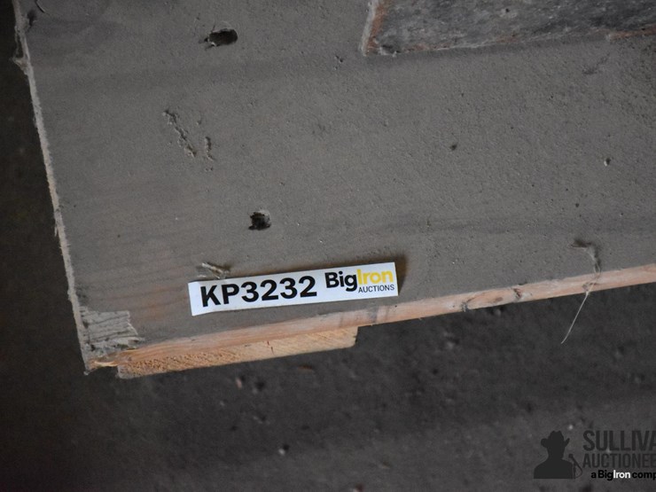 misc-brackets-on-pallet-image-6