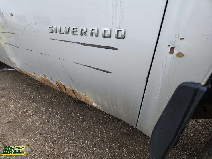 2011-chevrolet-silverado-1500-image-31