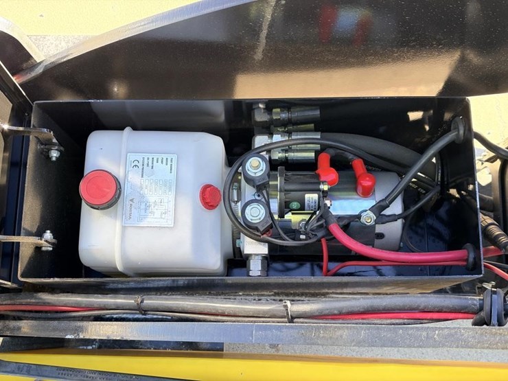 2026-neks-hydraulic-fifth-wheel-wrecker-image-5