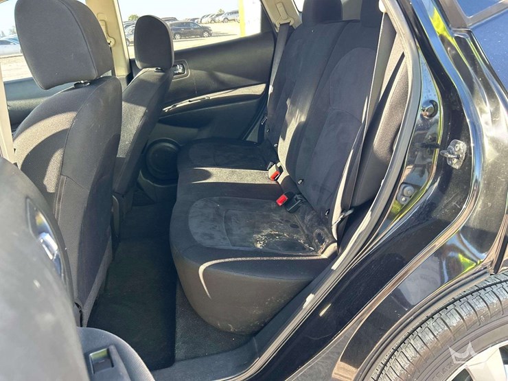 2010-nissan-rogue-image-16