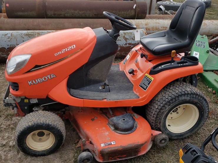kubota-diesel-4wd-lawn-mower,-720-hours,-runs,-hook-needs-work,-gr2120-image-3