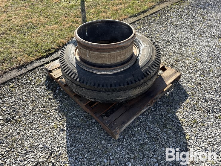 super-highway-10.00-20-truck-tire-&-rims-image-3