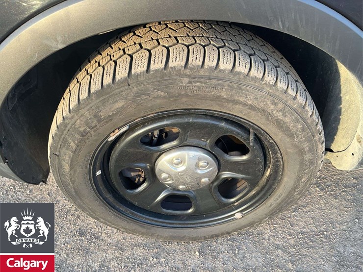 2019-ford-explorer-image-10