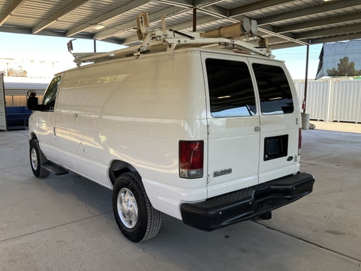 2008-ford-cargo-image-5