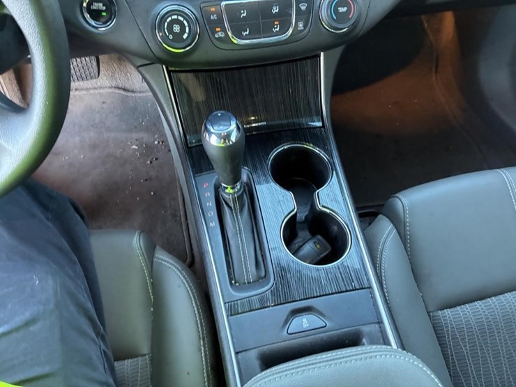 2018-chevrolet-impala-sedan-image-12