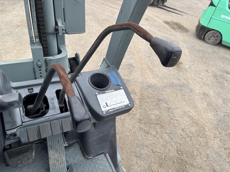 2005-nissan-mcpl02a25lv-image-23