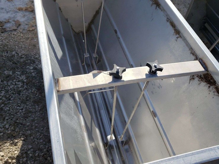 8-hole-stainless-steel-hog-feeder-with-water-pipe-image-1