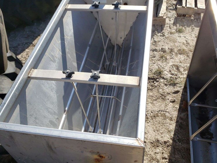 8-hole-stainless-steel-hog-feeder-with-water-pipe-image-1