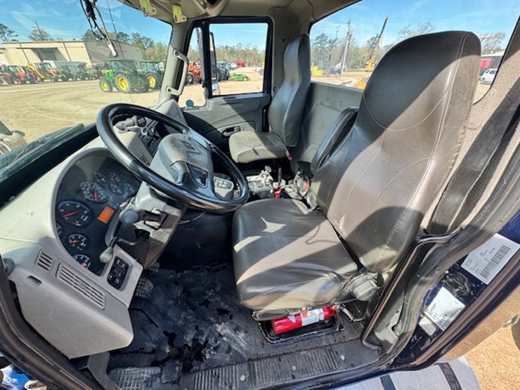 2015-international-7600-image-24