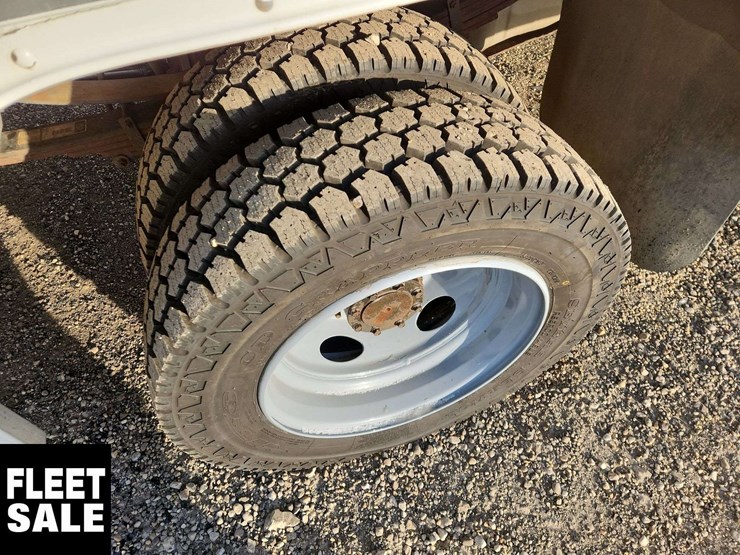 2005-ford-f550-image-12