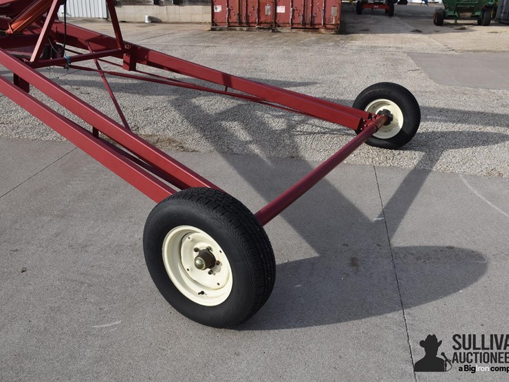 hutchinson-/mayrath-swing-away-auger-image-20