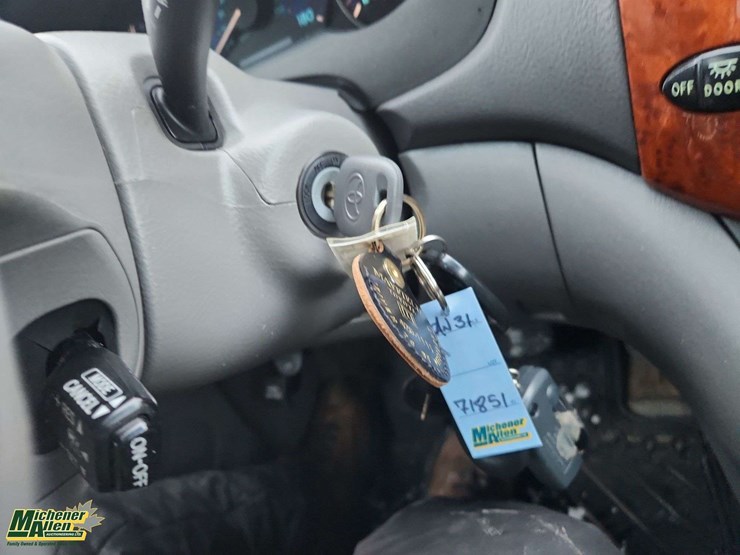 2009-toyota-sienna-image-27