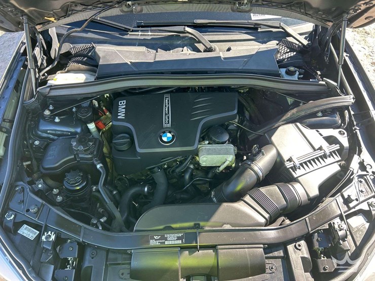 2014-bmw-28i-awd-suv-image-9