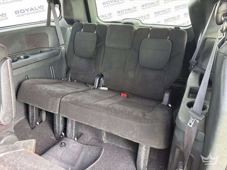 2015-dodge-grand-caravan-image-18