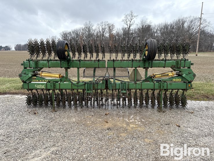 john-deere-400-image-2