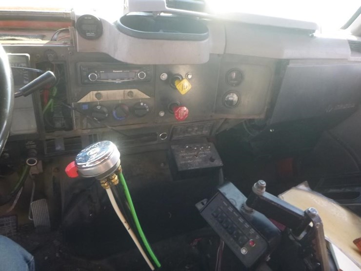 1998-international-4900-image-12