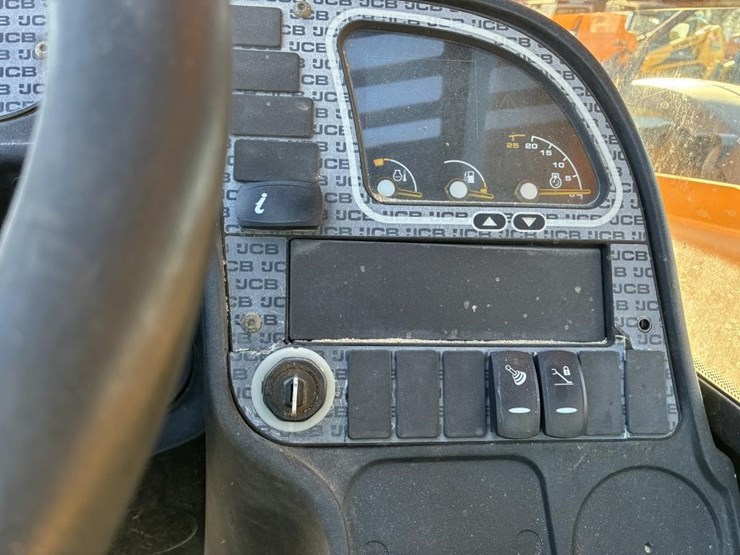 2019-jcb-512-56-image-21