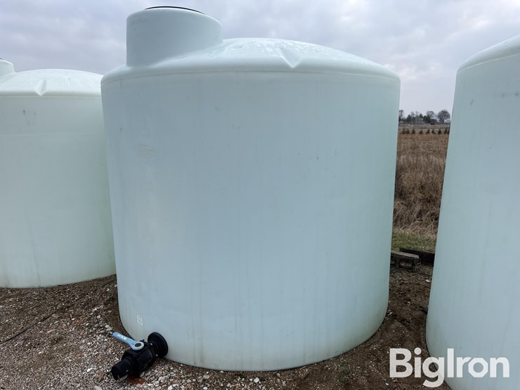 norwesco-2,500-gal-liquid-storage-tank-image-1