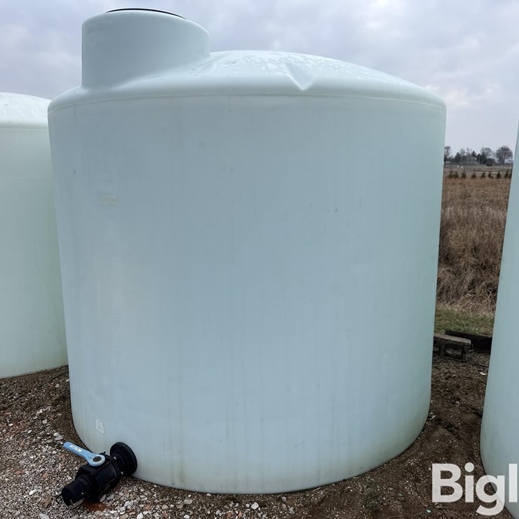 Norwesco 2,500 Gal Liquid Storage Tank