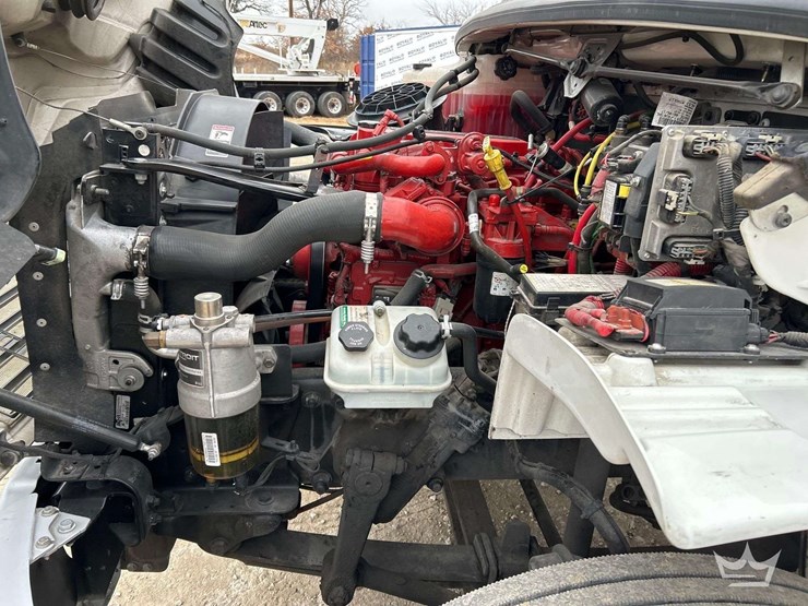 2018-freightliner-m2-106-image-7