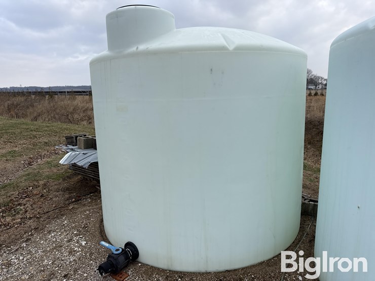 norwesco-2,500-gal-liquid-storage-tank-image-1