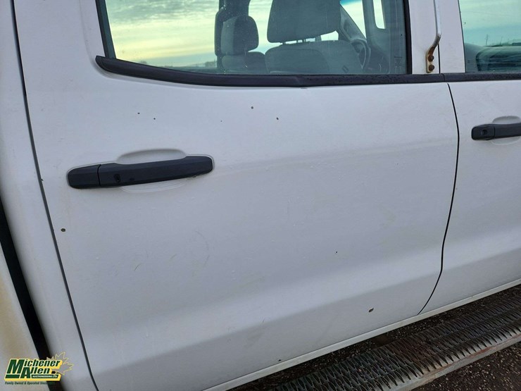 2015-chevrolet-silverado-2500hd-image-36