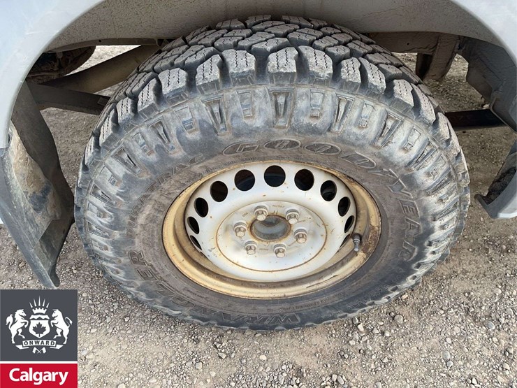 2012-mercedes-benz-sprinter-2500-image-12