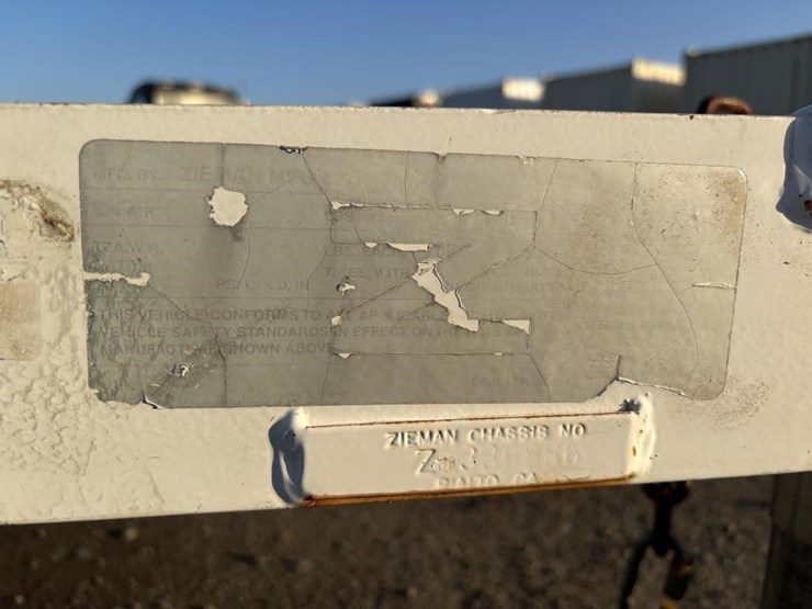 2000-unknown-trailer-image-31