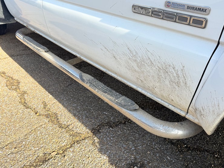 2006-gmc-3500-image-18