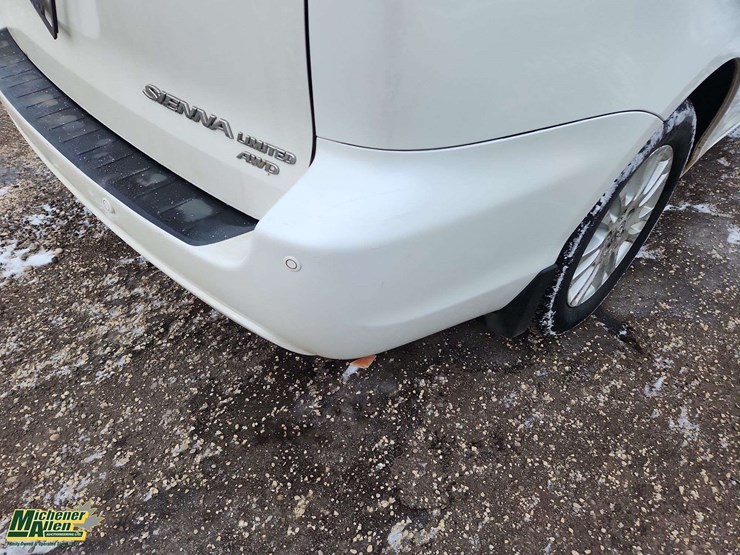 2009-toyota-sienna-image-37